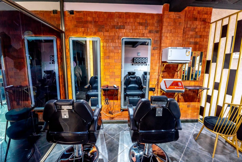 BARBER JOB DESCRIPTION Strands and Locks
